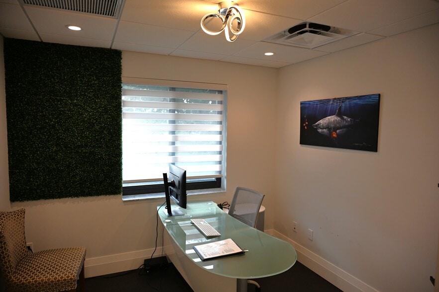 More Photos Of 725 N Hwy A1A, Jupiter Medical For Sale