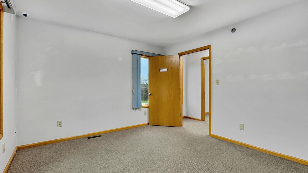 More Photos Of 1200 S Mitchell St, Cadillac Office For Lease