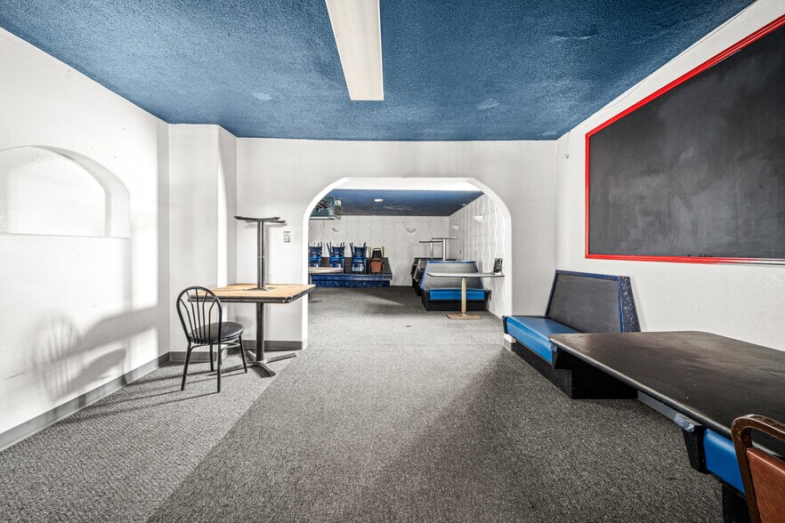 More Photos Of 2430 Lake Ave, Pueblo Bar For Sale