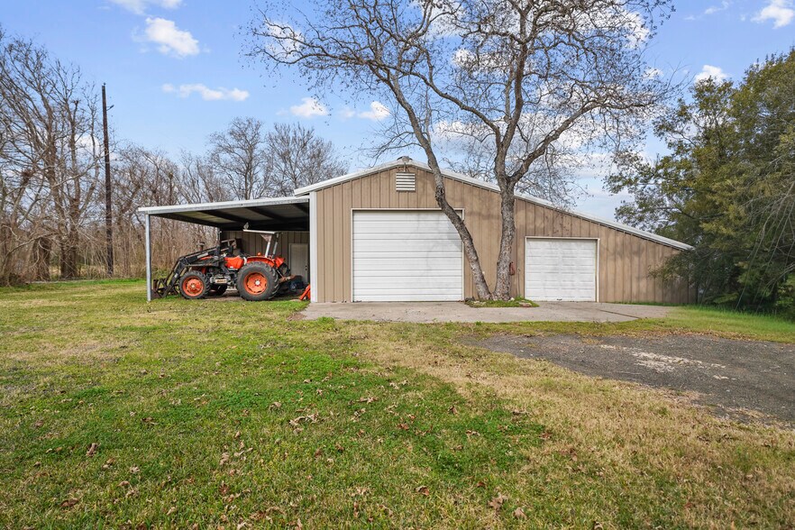 More Photos Of 19645 Nordt Rd, Damon Land For Sale