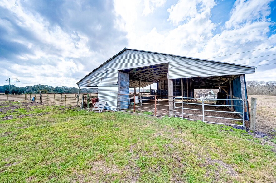 More Photos Of 1389 CR 436 HAWLEY CEMETARY Rd, Blessing Land For Sale