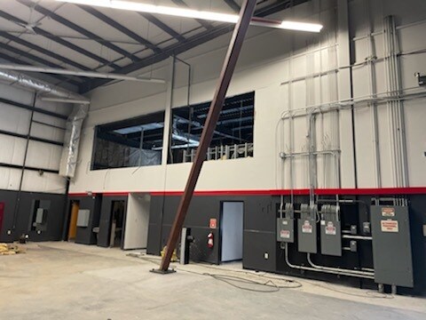 More Photos Of 2915 Gillespie St, Fayetteville Flex For Sale