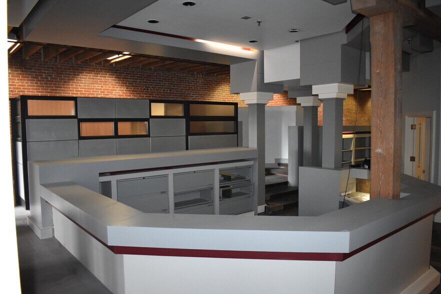 More Photos Of 250-260 Commerce St, Montgomery Medical For Sale