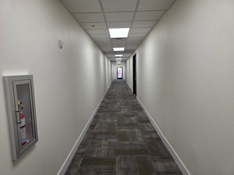 More Photos Of 9525 Hillwood Dr, Las Vegas Office For Lease