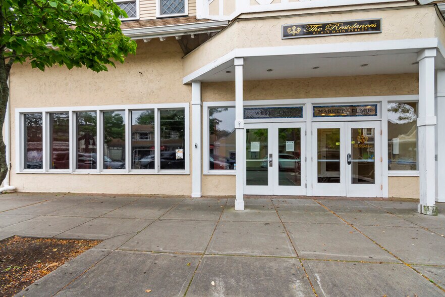 More Photos Of 615 Main St, Hyannis General Retail For Sale