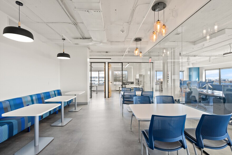 More Photos Of 1550 Crystal Dr, Arlington Office For Lease