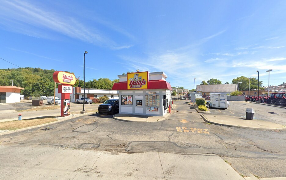 Primary Photo Of 1028 N Memorial Dr, Lancaster Fast Food For Lease