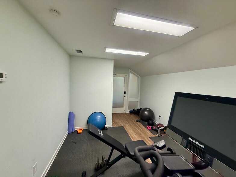 More Photos Of 1411 S 14th St, Fernandina Beach Office For Lease