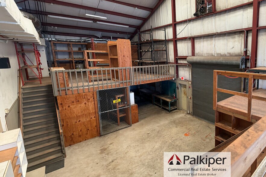 More Photos Of 4340 Edgewater Dr, Orlando Warehouse For Lease