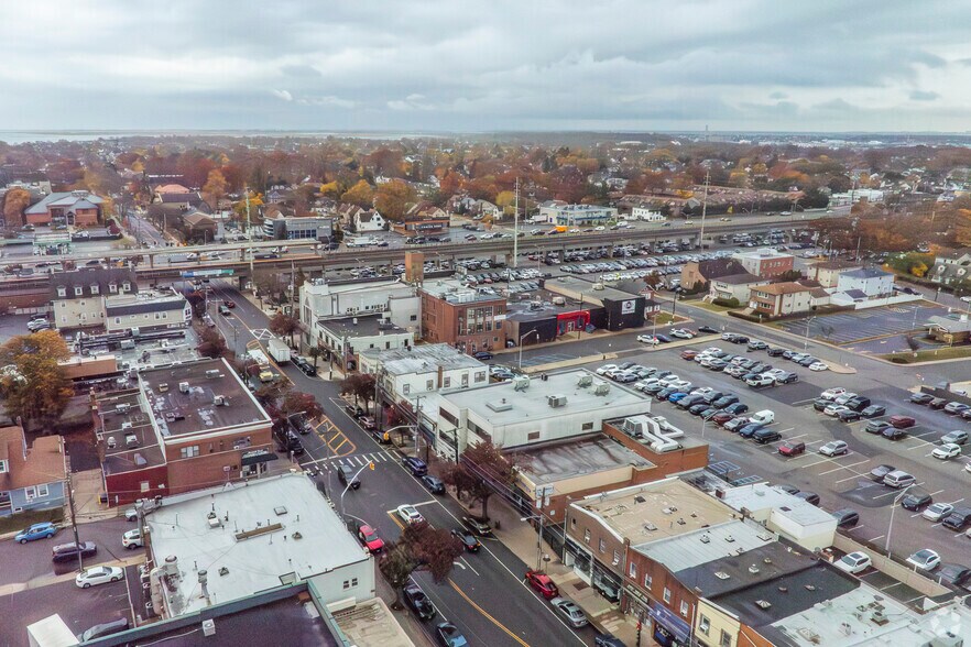 More Photos Of 31 Merrick Ave, Merrick Medical For Lease