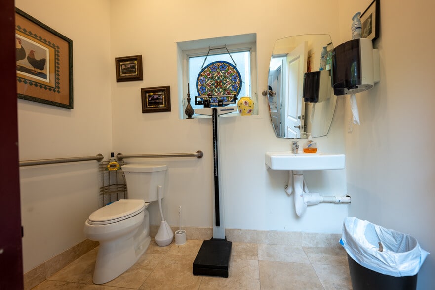 More Photos Of 1028 Truman Ave, Key West Storefront Retail Residential For Sale