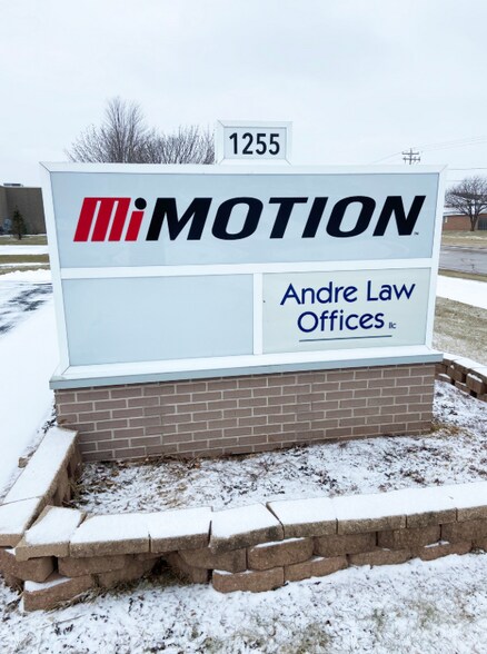 More Photos Of 1255 Scheuring Rd, De Pere Office For Lease