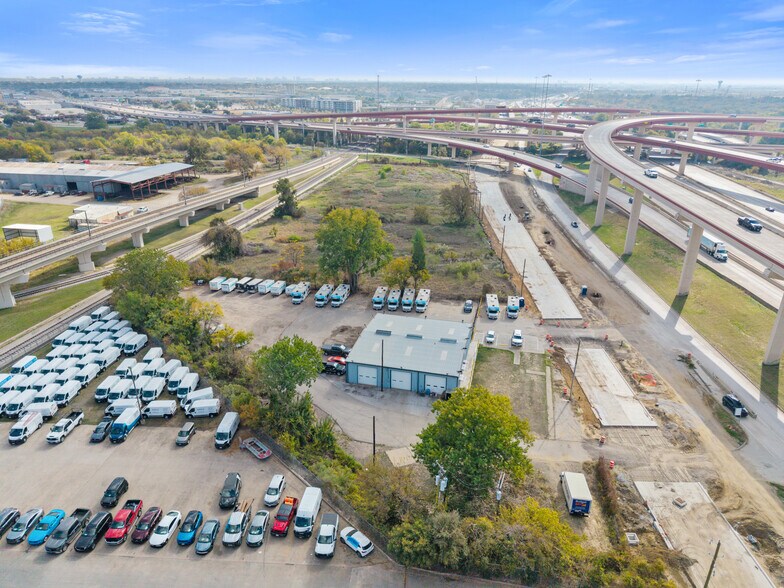 More Photos Of 2630 N Interstate 35E, Carrollton Service For Sale