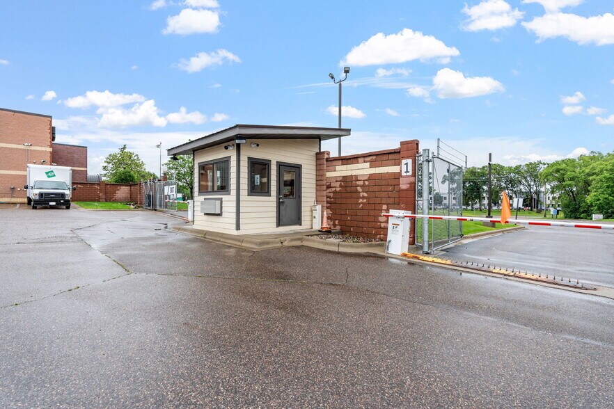 More Photos Of 2905 Lexington Ave S, Eagan Flex For Sale