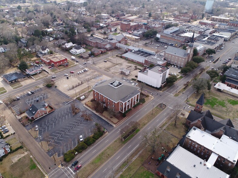 More Photos Of 710 Main St, Columbus Office For Sale