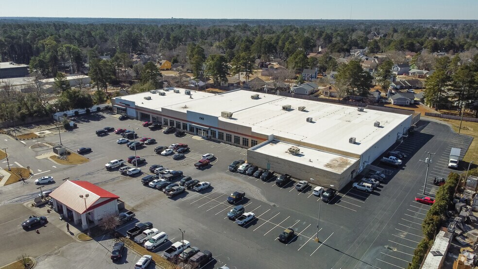 More Photos Of 3611 Ramsey St, Fayetteville Showroom For Sale