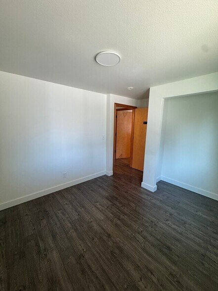 More Photos Of 909 SE 2nd St, Bend Office For Sale