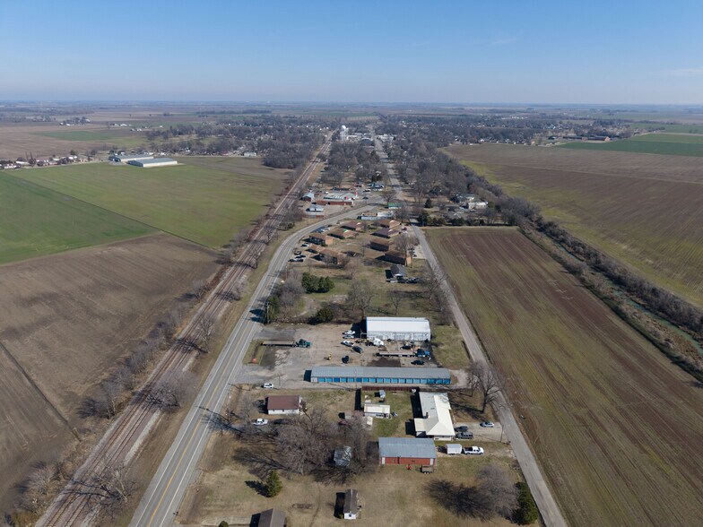 More Photos Of 739 S Walnut St, Steele Self Storage For Sale
