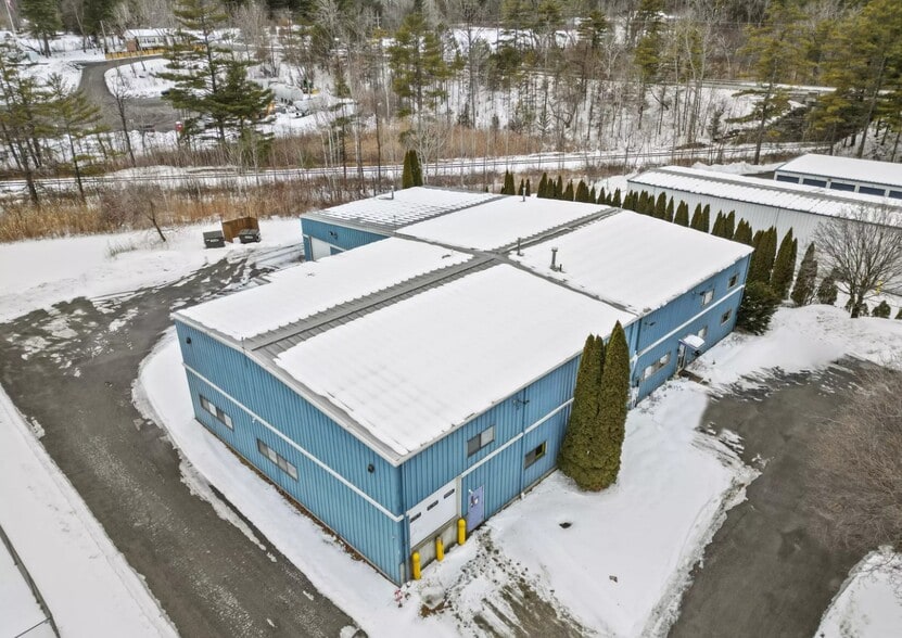 More Photos Of 8 Run Way, Lee Flex For Sale