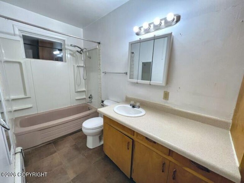 More Photos Of 513 E 15th Ter, Anchorage Apartments For Sale