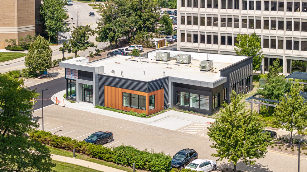 Primary Photo Of 1180 Harger Rd, Oak Brook General Retail For Lease