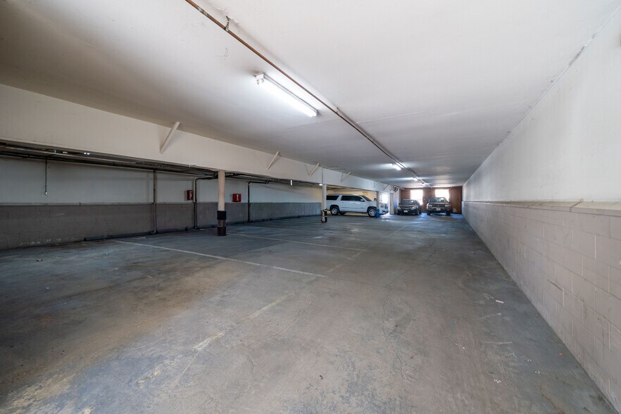 More Photos Of 7437 Haskell Ave, Van Nuys Apartments For Sale