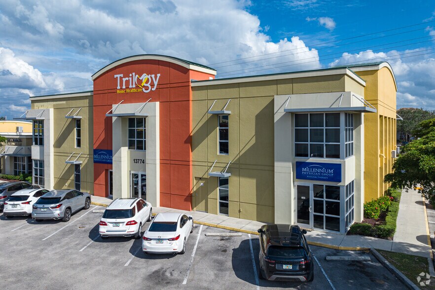 Primary Photo Of 13774 Plantation Rd, Fort Myers Medical For Lease