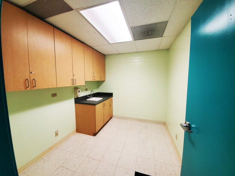 More Photos Of 323 N Prairie Ave, Inglewood Medical For Lease