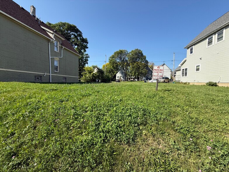 More Photos Of 2523 N 35th St, Milwaukee Land For Sale