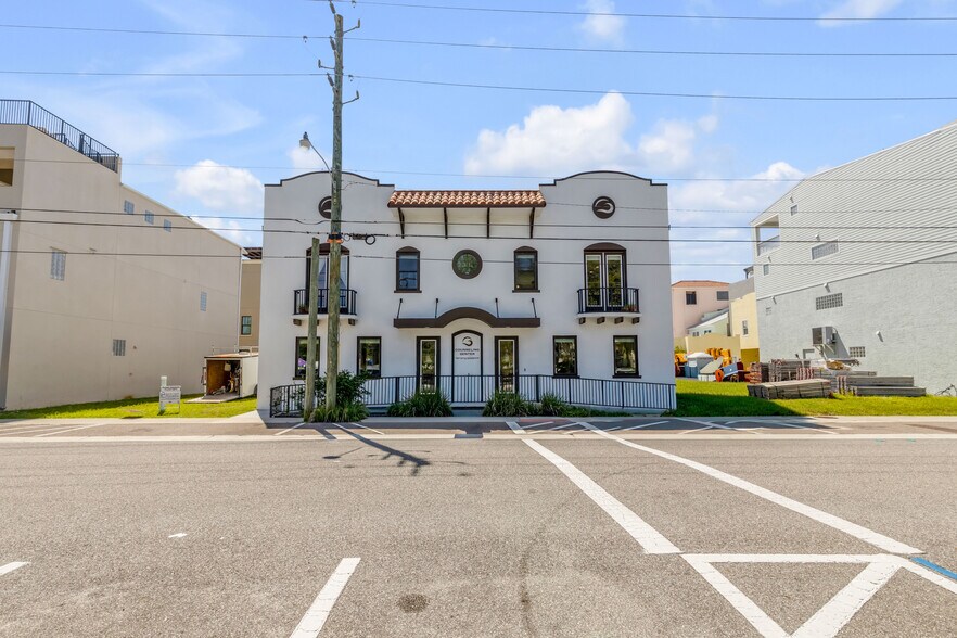 More Photos Of 136 Julia St, New Smyrna Beach Flex For Sale