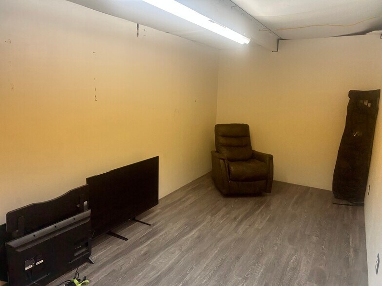 More Photos Of 3635 N Home St, Mishawaka Service For Lease