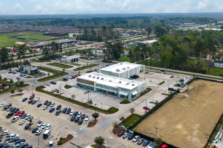 More Photos Of 10464 Highway 242, Conroe Storefront For Lease