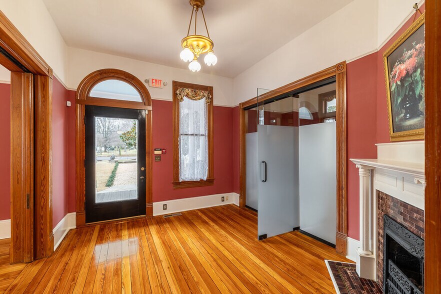 More Photos Of 892 Prince Ave, Athens Medical For Lease