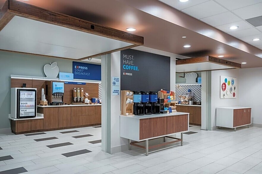 More Photos Of 5007 Highway 6, Missouri City Hotel For Sale