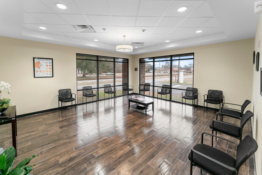 More Photos Of 175 W Railroad St, Pembroke Storefront For Sale