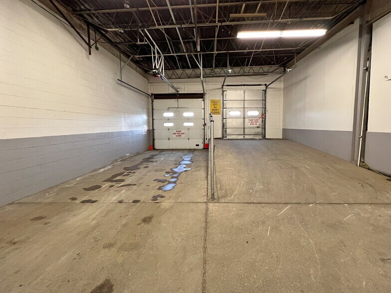 More Photos Of 2800-2860 W 21st St, Erie Office For Lease