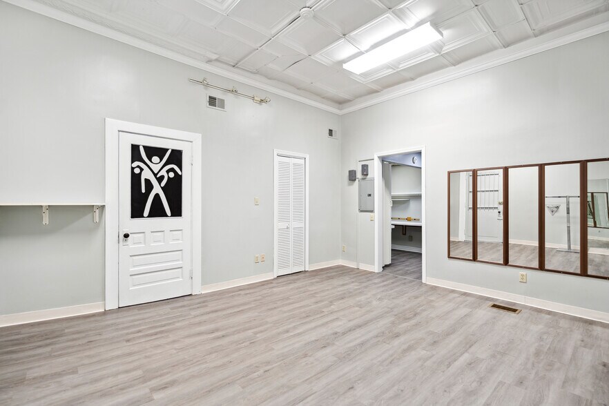 More Photos Of 314-316 W Main St, Monongahela Storefront Retail Office For Sale