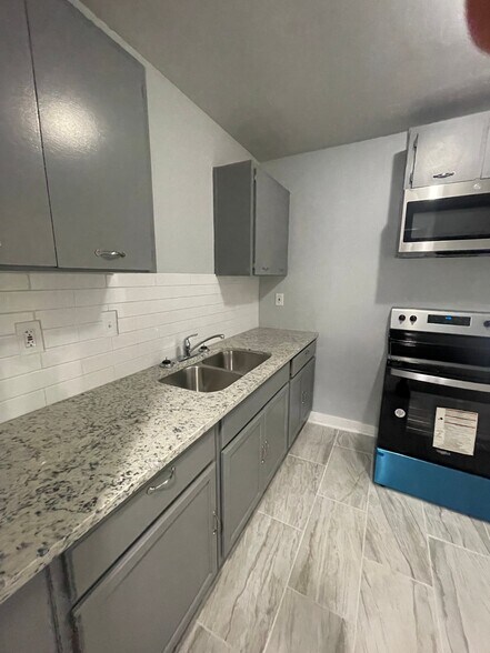 More Photos Of 619 Linwood Ave, Jacksonville Specialty For Sale
