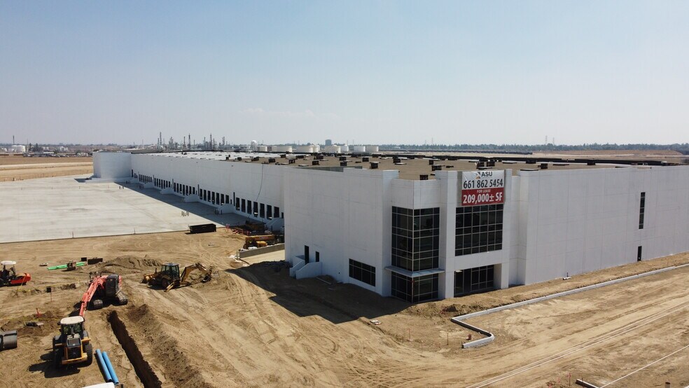 More Photos Of 2152 Coffee Rd, Bakersfield Distribution For Lease