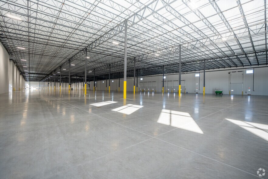 More Photos Of 20220 Fenside Crossing, Westfield Distribution For Lease