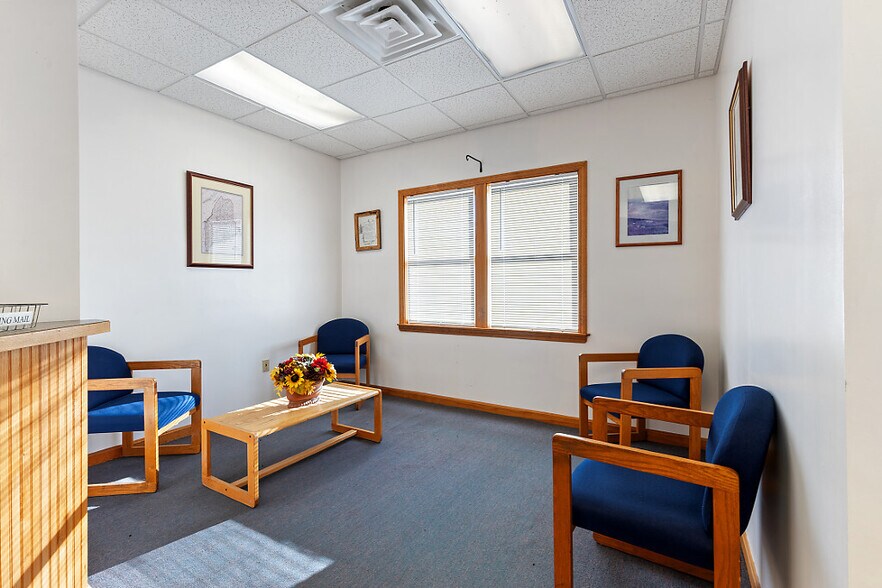 More Photos Of 525 Eastern Ave, Augusta Office For Sale