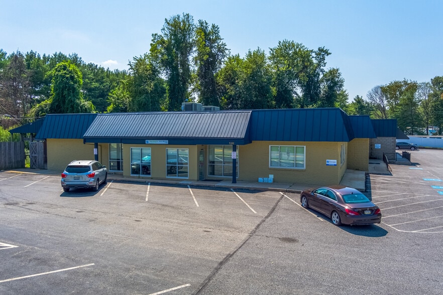 More Photos Of 5201 Pennell Rd, Media Freestanding For Lease