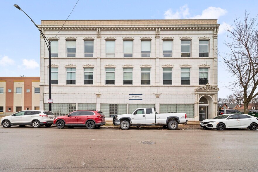 More Photos Of 1110 S Oakley Blvd, Chicago Office For Sale
