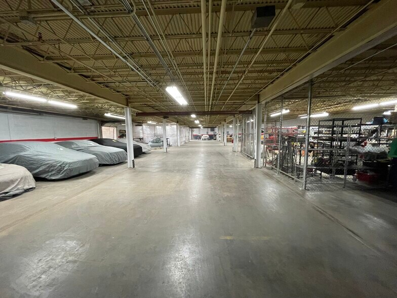 More Photos Of 1600-1660 Pleasant St, Dekalb Manufacturing For Lease