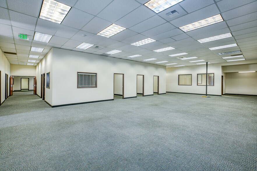 More Photos Of 5945 Palm Dr, Carmichael Light Distribution For Sale