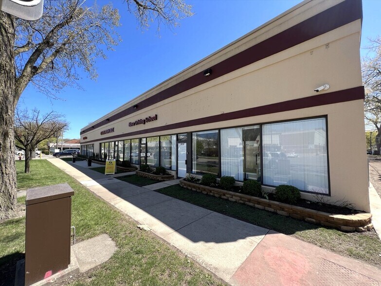 More Photos Of 1906-1914 Main St, Evanston General Retail For Lease