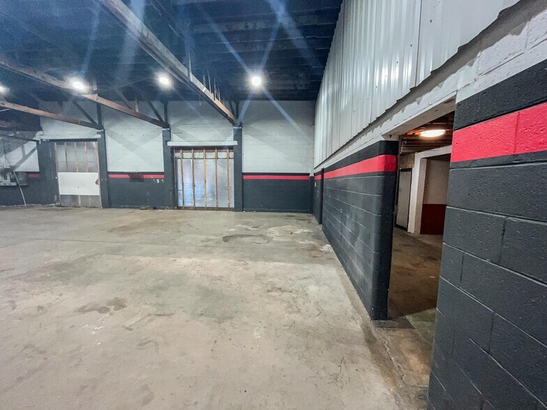 More Photos Of 28425 Salmon River Hwy, Grand Ronde Service For Lease