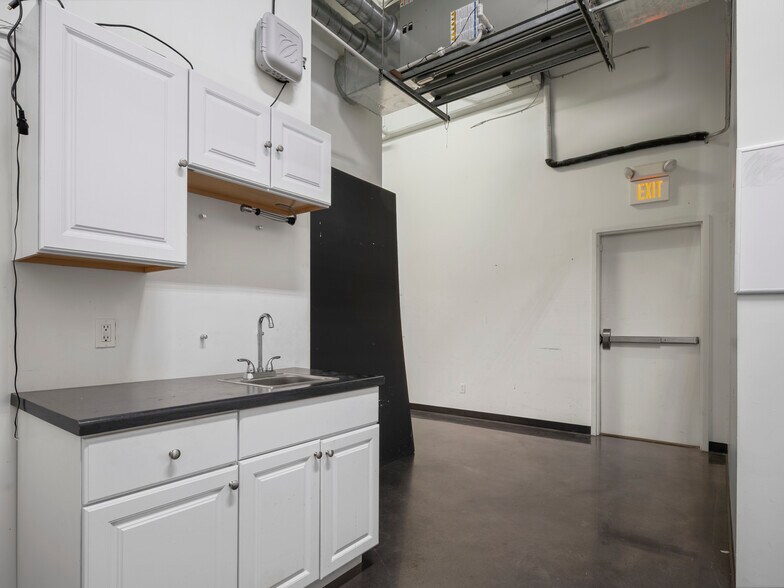 More Photos Of 1 NE 2nd St, Oklahoma City Loft Creative Space For Lease