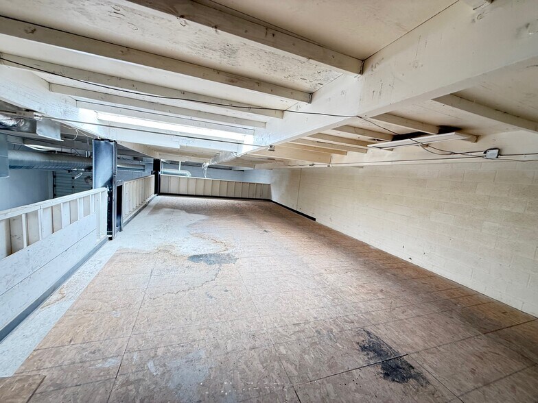 More Photos Of 1370 E 8th St, Tempe Warehouse For Lease