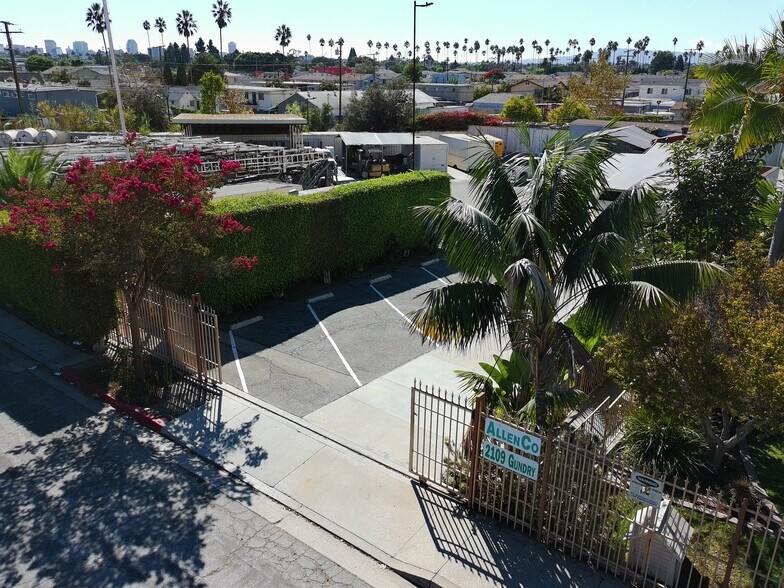 More Photos Of 2109 Gundry Ave, Signal Hill Land For Lease